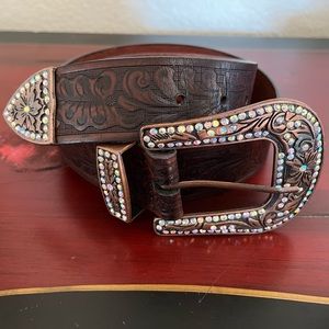 Leather belt with bling